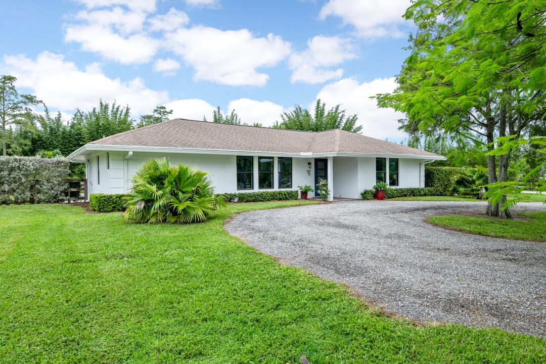 For Sale: $2,349,000 (3 beds, 3 baths, 2313 Square Feet)