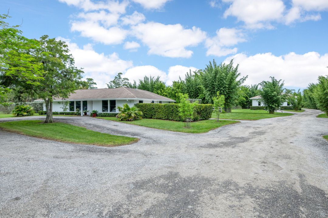 For Sale: $2,349,000 (3 beds, 3 baths, 2313 Square Feet)