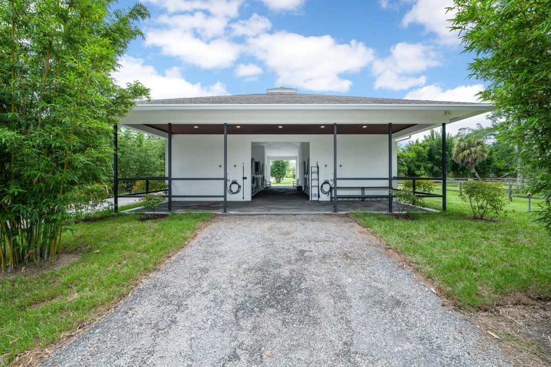 For Sale: $2,349,000 (3 beds, 3 baths, 2313 Square Feet)