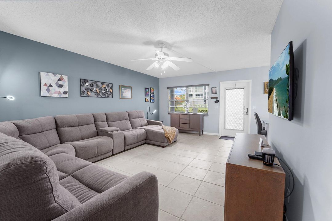 Active With Contract: $142,500 (2 beds, 1 baths, 840 Square Feet)