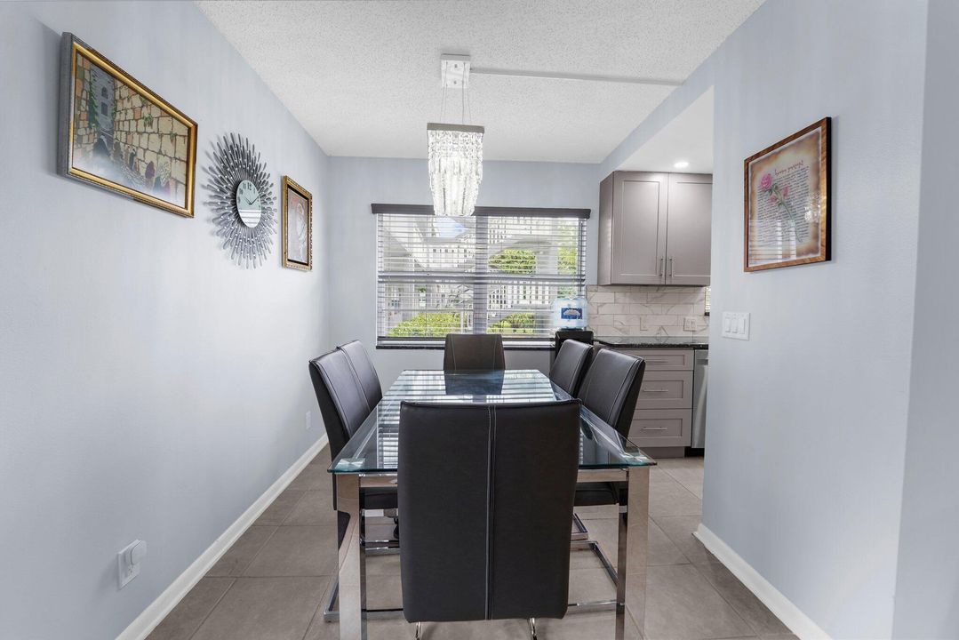 Active With Contract: $142,500 (2 beds, 1 baths, 840 Square Feet)