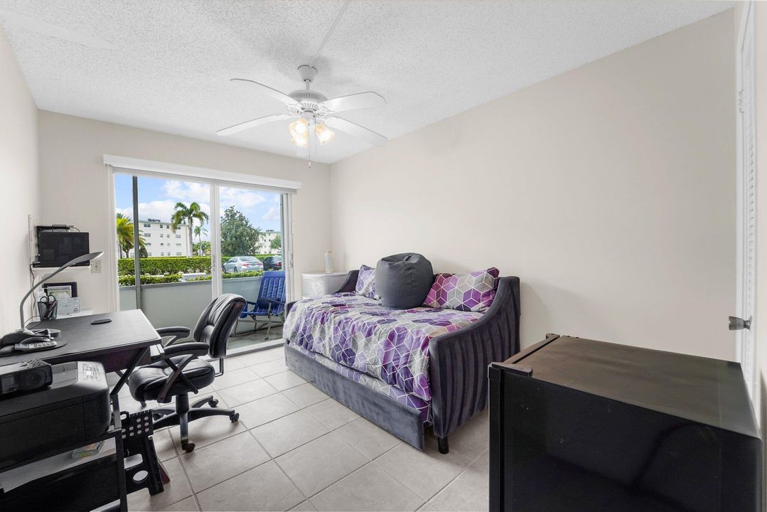 Active With Contract: $142,500 (2 beds, 1 baths, 840 Square Feet)