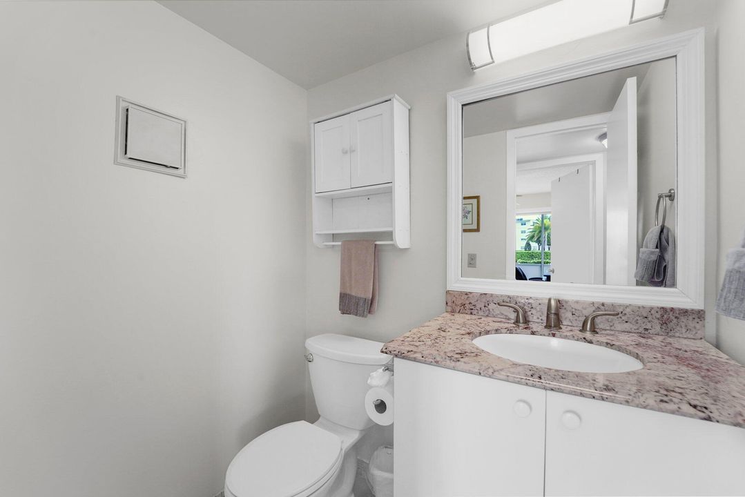 Active With Contract: $142,500 (2 beds, 1 baths, 840 Square Feet)