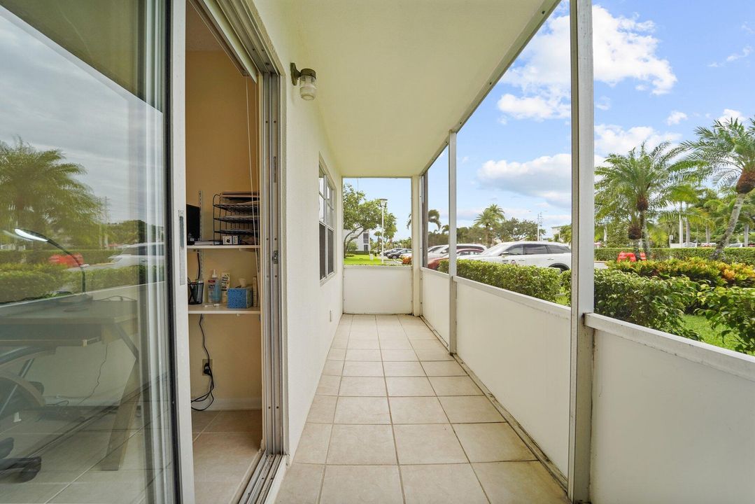 Active With Contract: $142,500 (2 beds, 1 baths, 840 Square Feet)