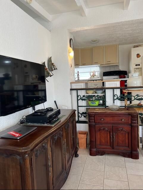 For Sale: $168,888 (2 beds, 1 baths, 524 Square Feet)