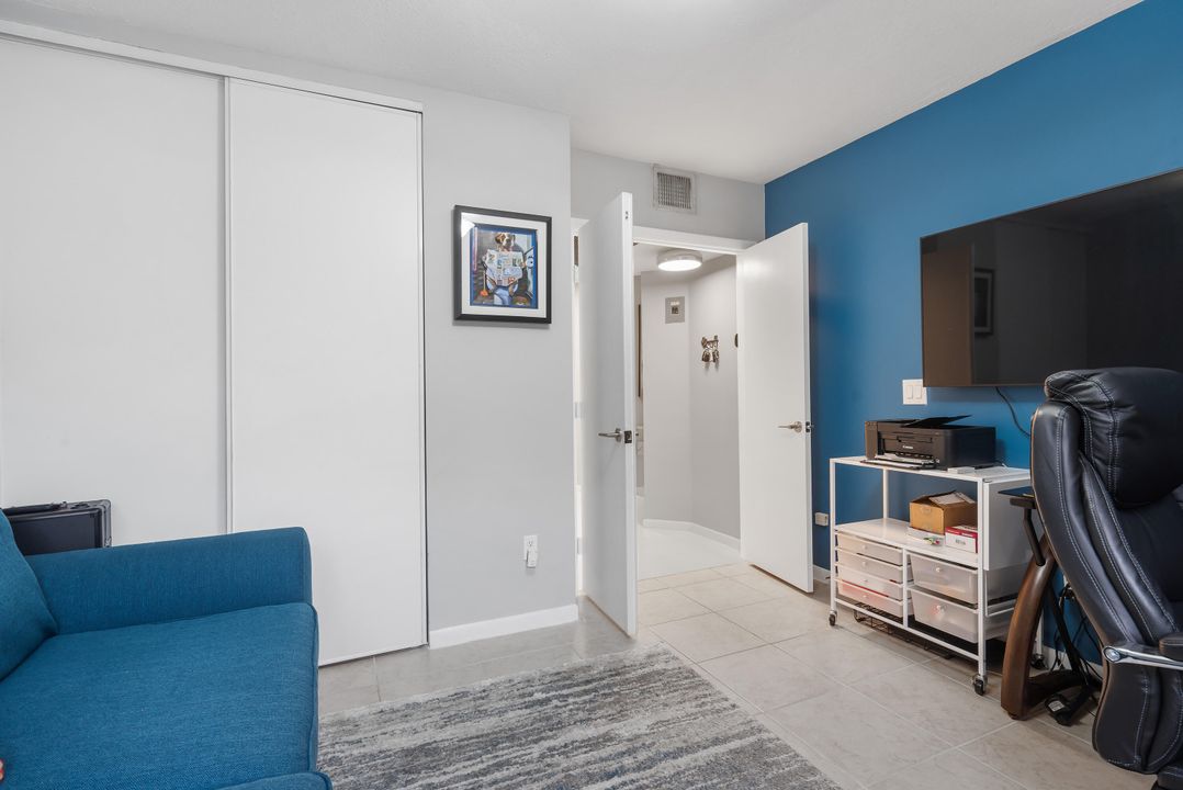 Active With Contract: $278,000 (2 beds, 2 baths, 1131 Square Feet)