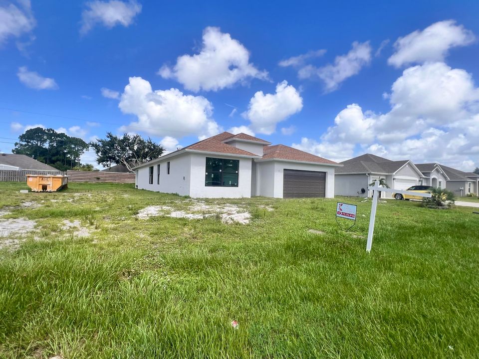 For Sale: $729,000 (3 beds, 2 baths, 2406 Square Feet)