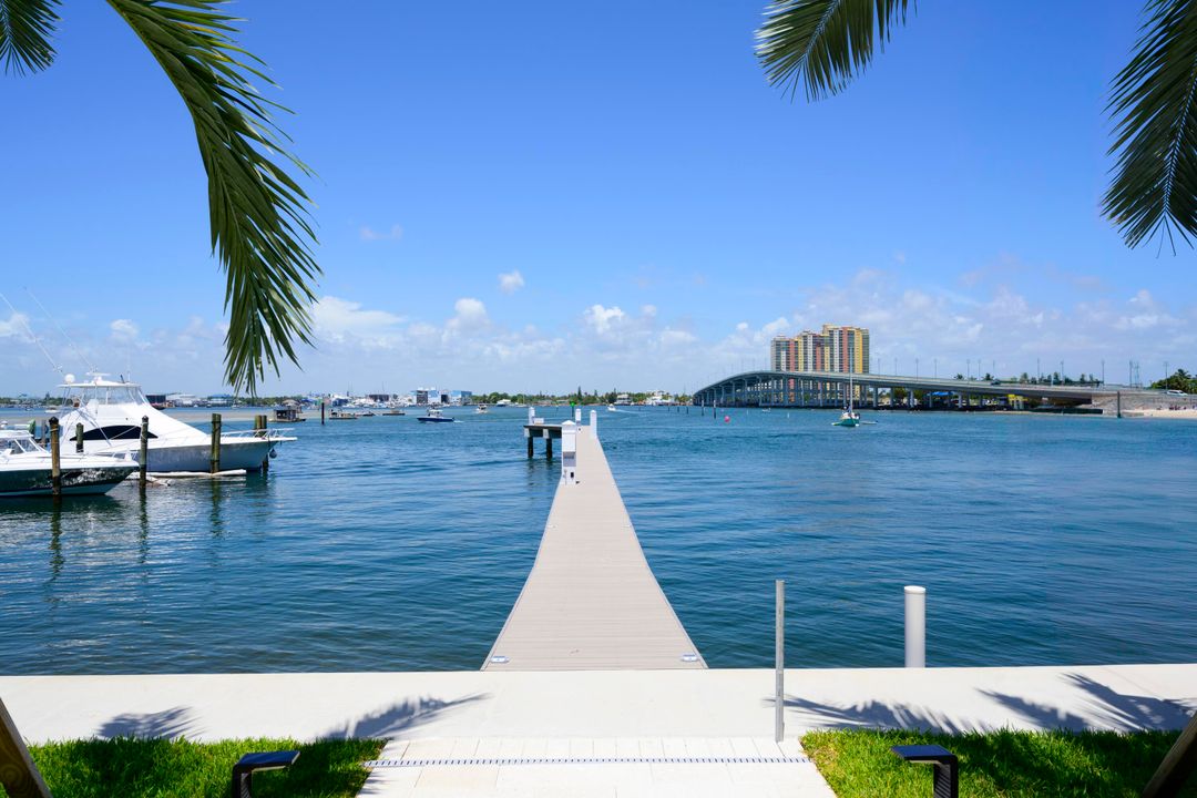 For Sale: $4,012,000 (3 beds, 3 baths, 2589 Square Feet)