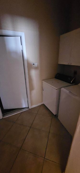 Activo con contrato: $650,000 (5 camas, 3 baños, 2663 Pies cuadrados)