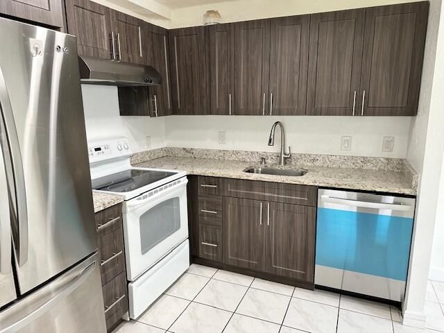 Active With Contract: $99,800 (1 beds, 1 baths, 726 Square Feet)