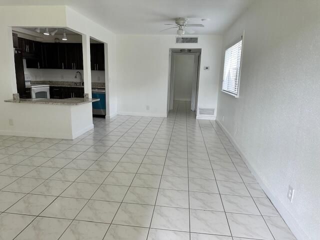 Active With Contract: $99,800 (1 beds, 1 baths, 726 Square Feet)