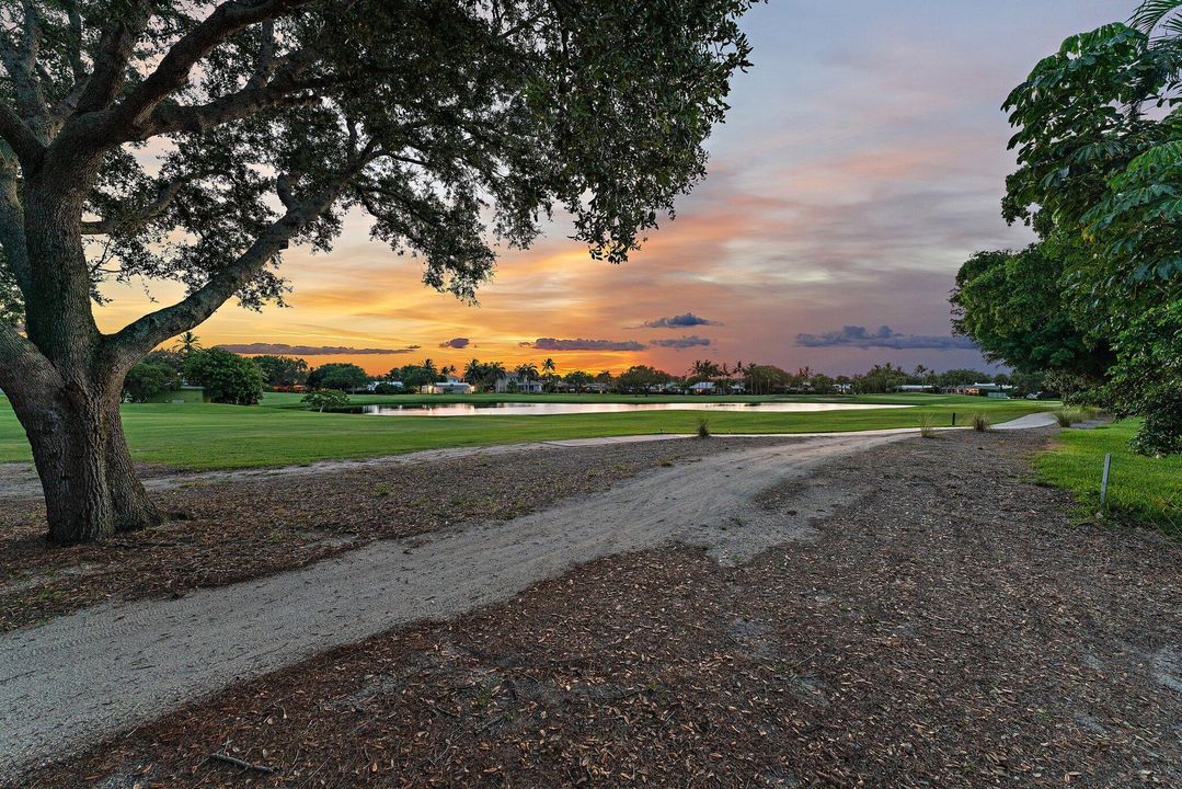 Active With Contract: $1,950,000 (4 beds, 2 baths, 2791 Square Feet)