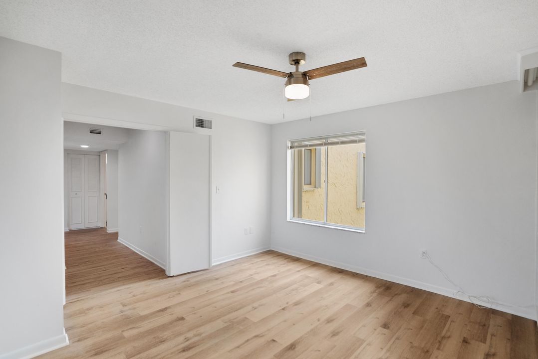 Active With Contract: $225,000 (3 beds, 2 baths, 1460 Square Feet)