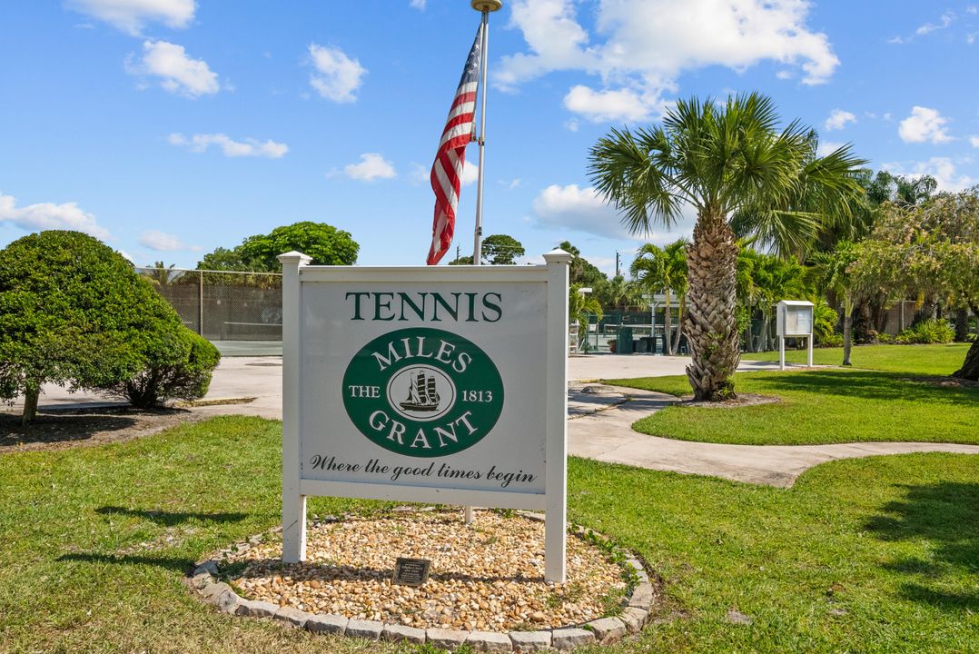 Active With Contract: $225,000 (3 beds, 2 baths, 1460 Square Feet)