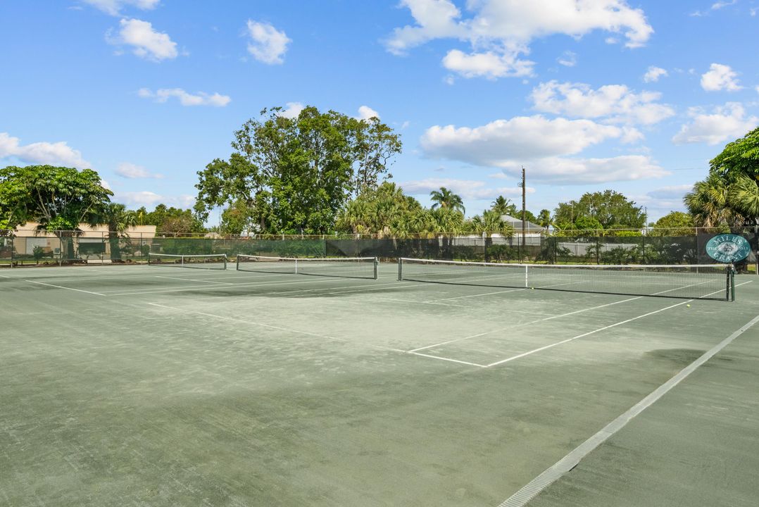 Active With Contract: $225,000 (3 beds, 2 baths, 1460 Square Feet)