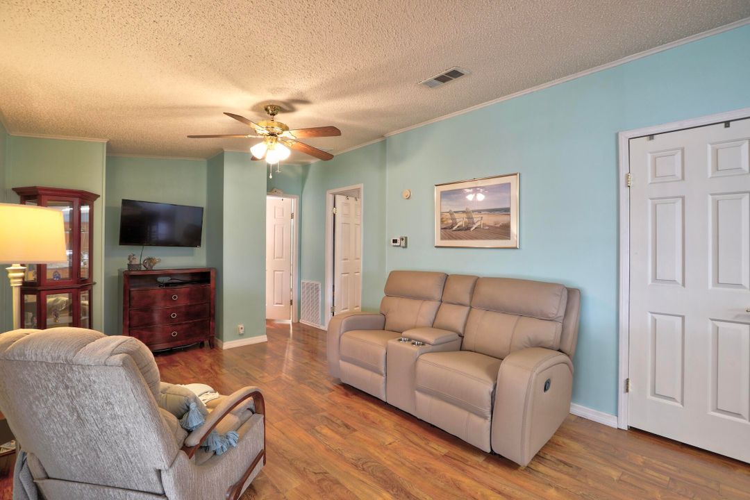 For Sale: $247,000 (2 beds, 2 baths, 1442 Square Feet)