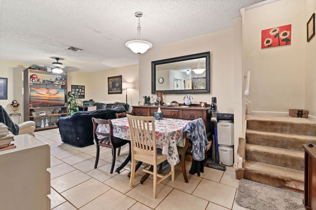 For Sale: $269,000 (2 beds, 2 baths, 1114 Square Feet)