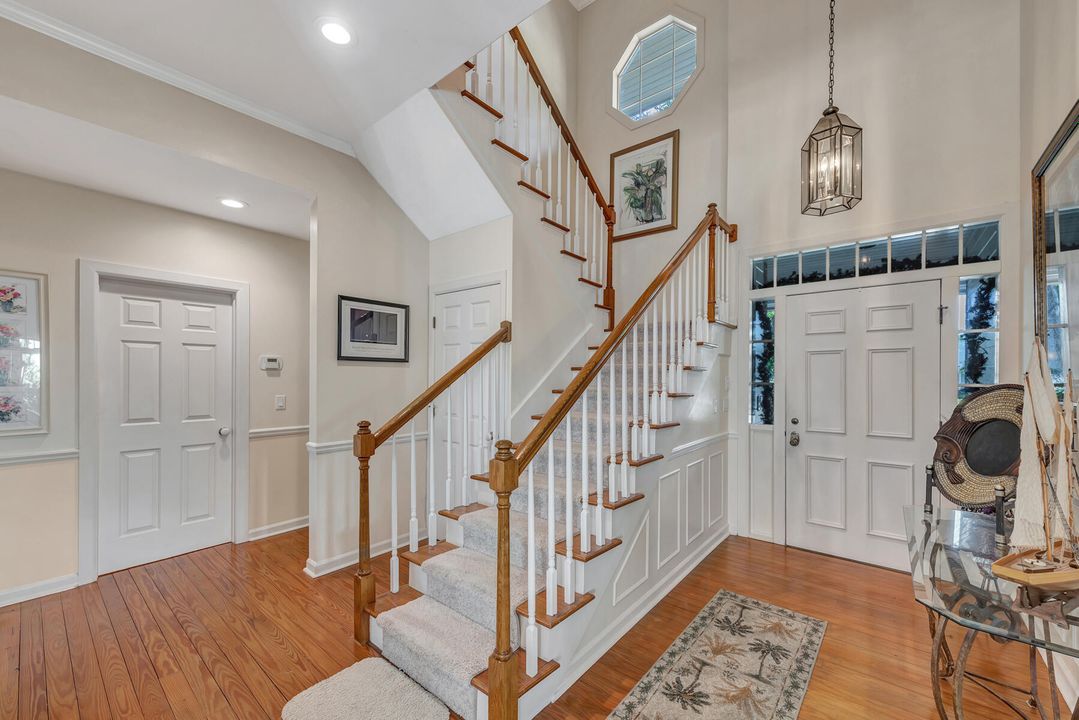 На продажу: $1,100,000 (4 спален, 4 ванн, 3826 Квадратных фут)