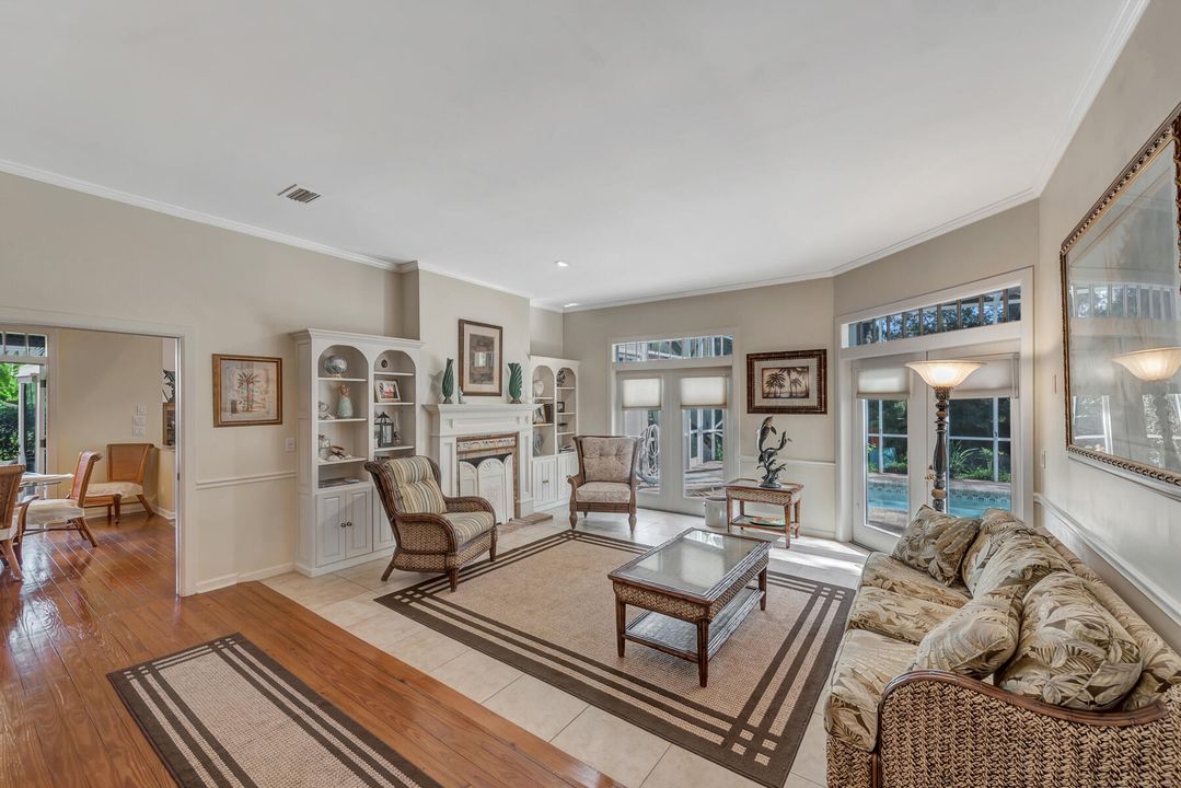 На продажу: $1,100,000 (4 спален, 4 ванн, 3826 Квадратных фут)