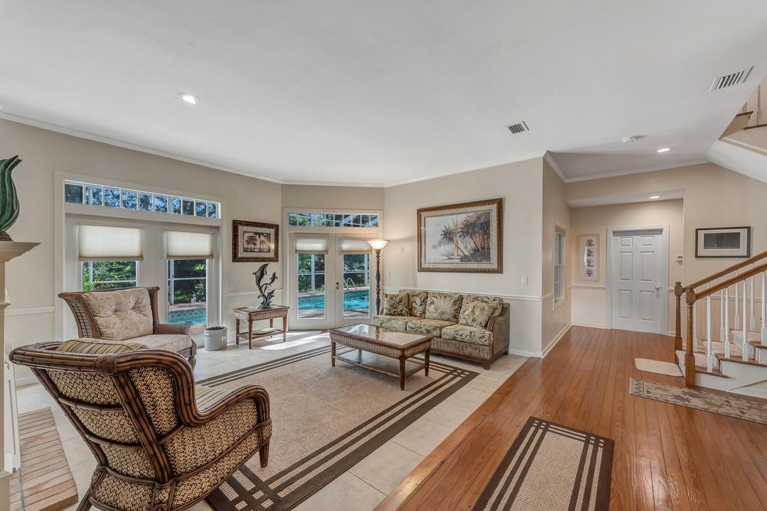 На продажу: $1,100,000 (4 спален, 4 ванн, 3826 Квадратных фут)