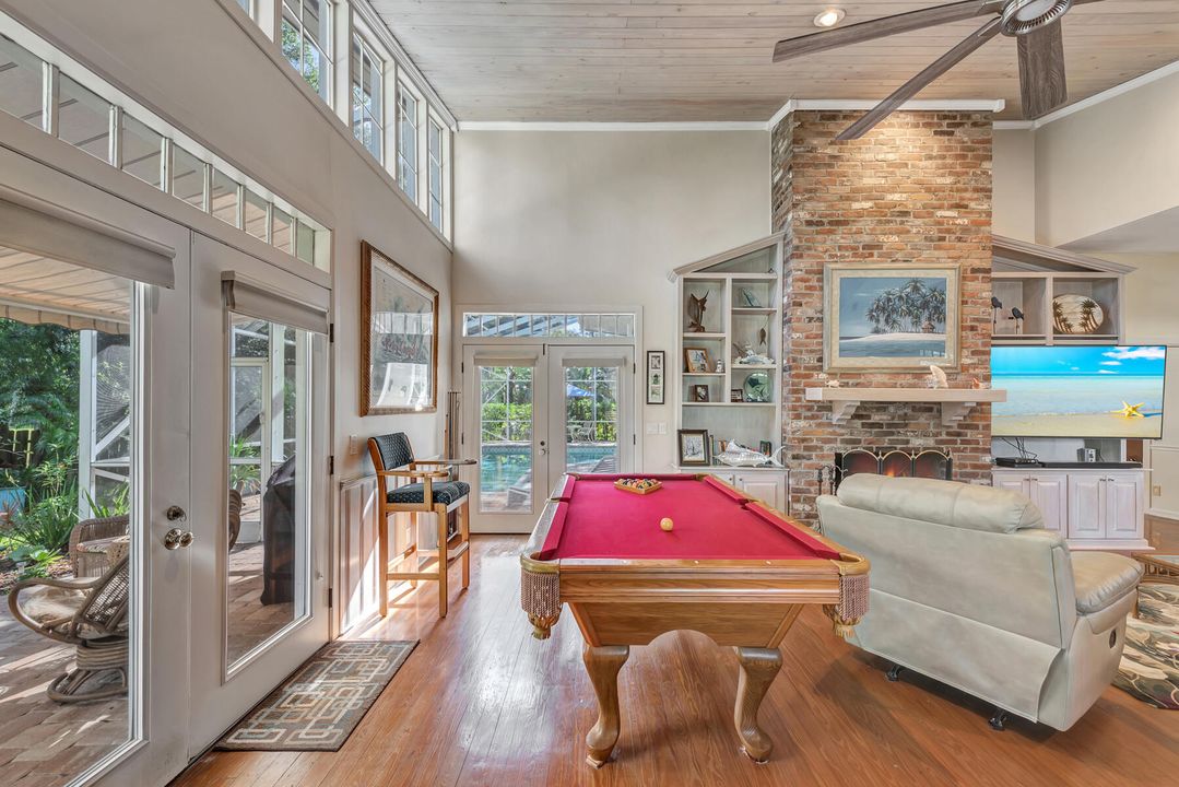 На продажу: $1,100,000 (4 спален, 4 ванн, 3826 Квадратных фут)