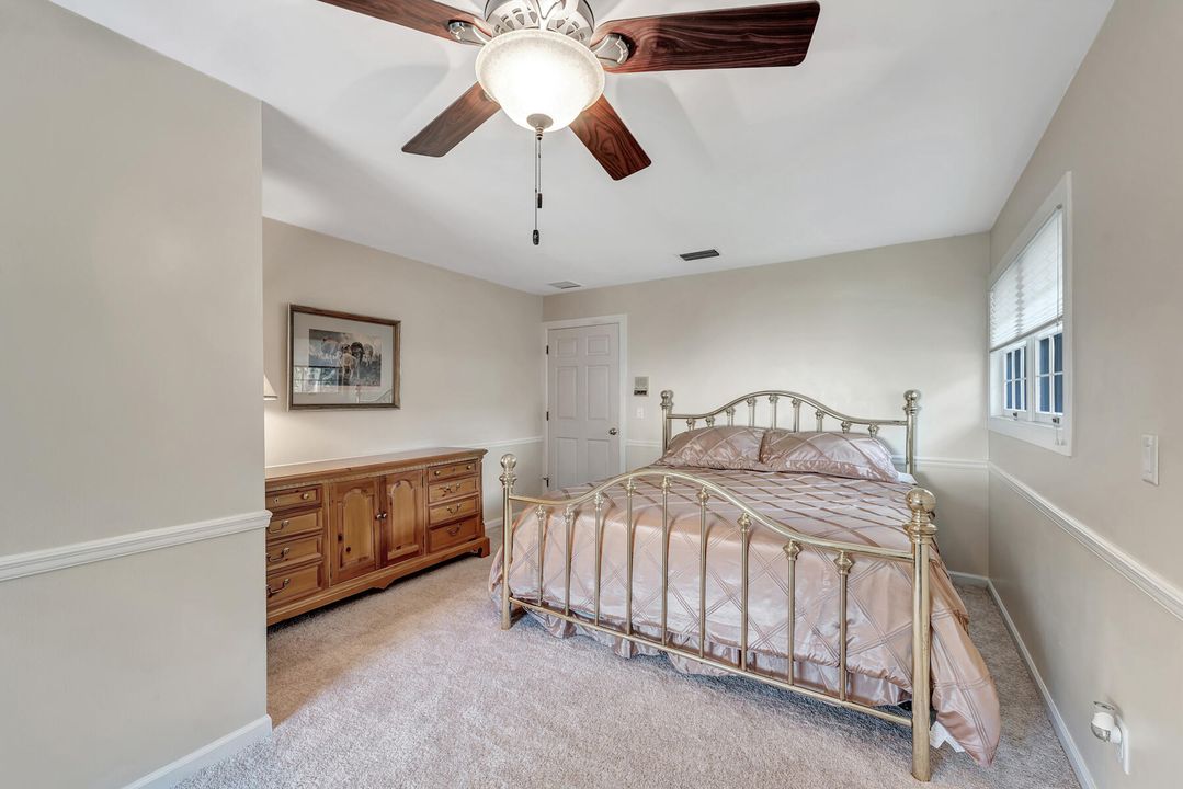 На продажу: $1,100,000 (4 спален, 4 ванн, 3826 Квадратных фут)