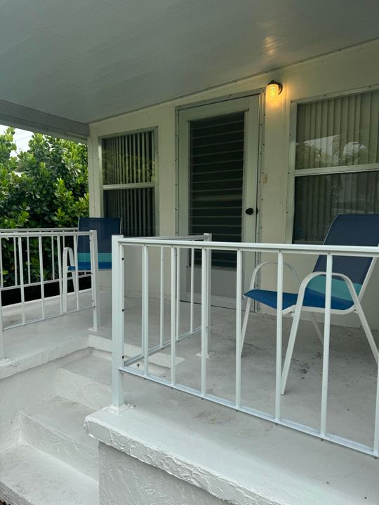 Active With Contract: $2,250 (2 beds, 2 baths, 1164 Square Feet)