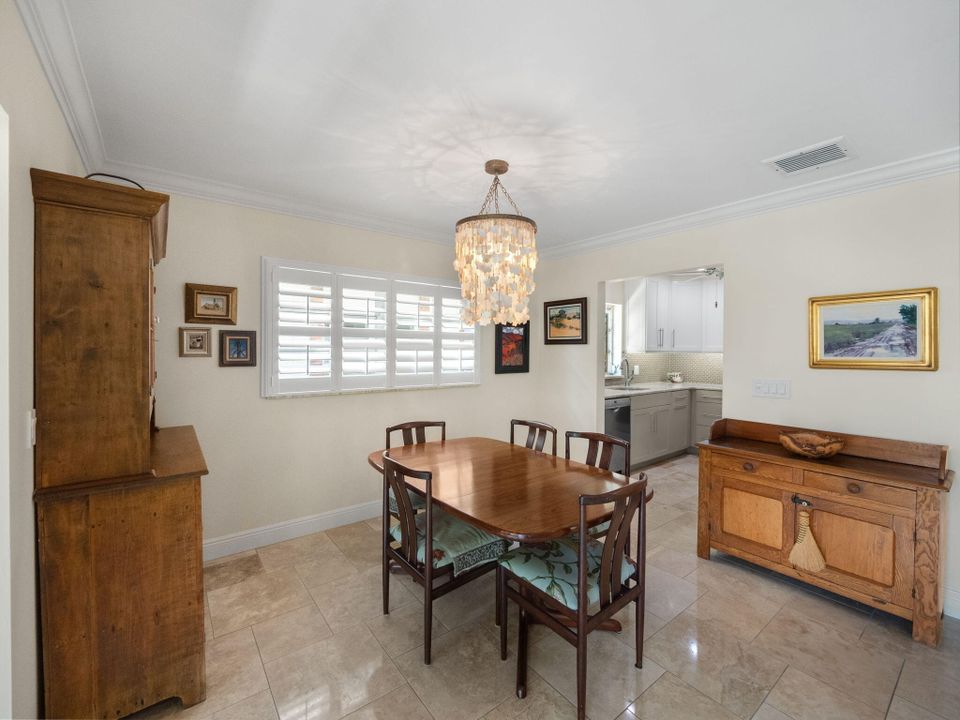 For Sale: $375,000 (2 beds, 2 baths, 1170 Square Feet)