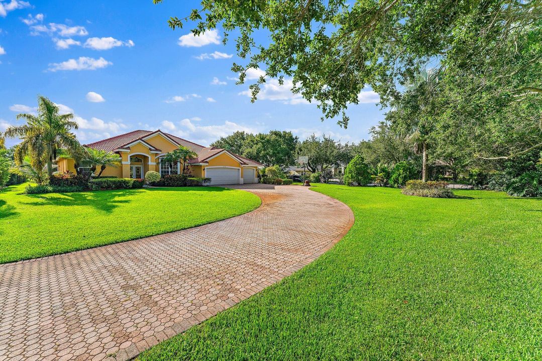 Active With Contract: $1,650,000 (4 beds, 3 baths, 2954 Square Feet)