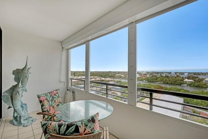 Active With Contract: $2,750 (1 beds, 1 baths, 1016 Square Feet)