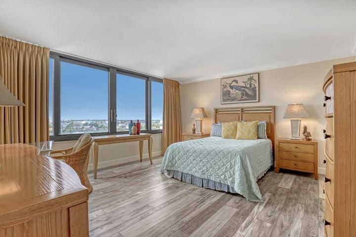 Active With Contract: $2,750 (1 beds, 1 baths, 1016 Square Feet)