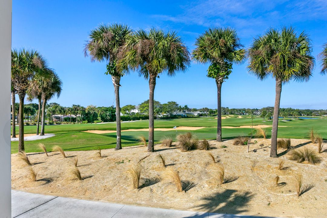 Active With Contract: $1,950,000 (4 beds, 2 baths, 2791 Square Feet)