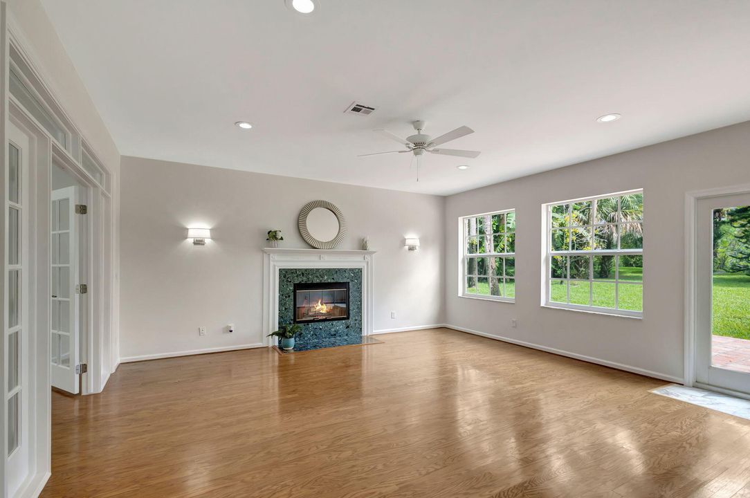 Active With Contract: $825,000 (4 beds, 2 baths, 2776 Square Feet)