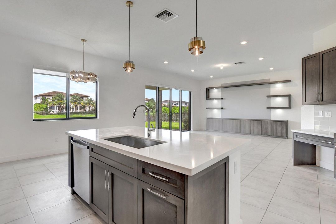 Active With Contract: $1,300,000 (5 beds, 5 baths, 3425 Square Feet)