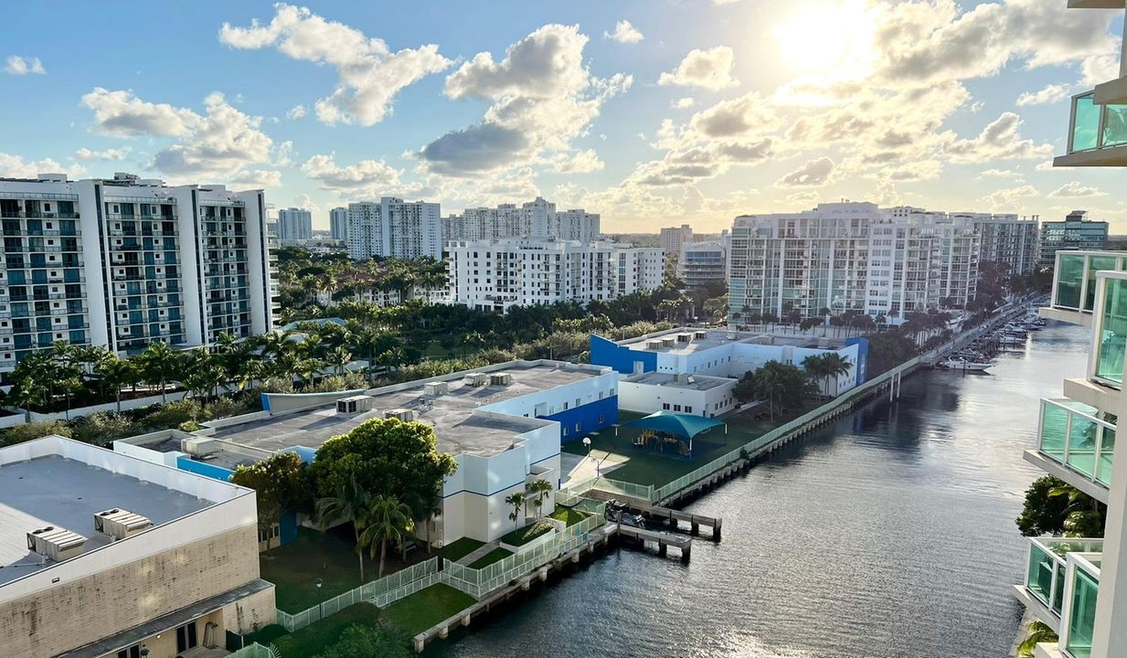 For Sale: $789,000 (2 beds, 2 baths, 1824 Square Feet)