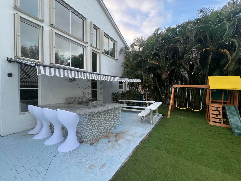 En Venta: $1,699,000 (5 camas, 4 baños, 4450 Pies cuadrados)