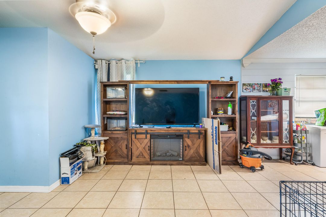 For Sale: $230,000 (3 beds, 2 baths, 1110 Square Feet)