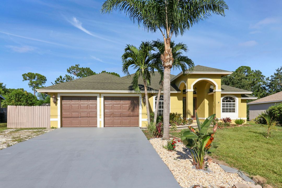 Recently Rented: $3,000 (4 beds, 2 baths, 2148 Square Feet)