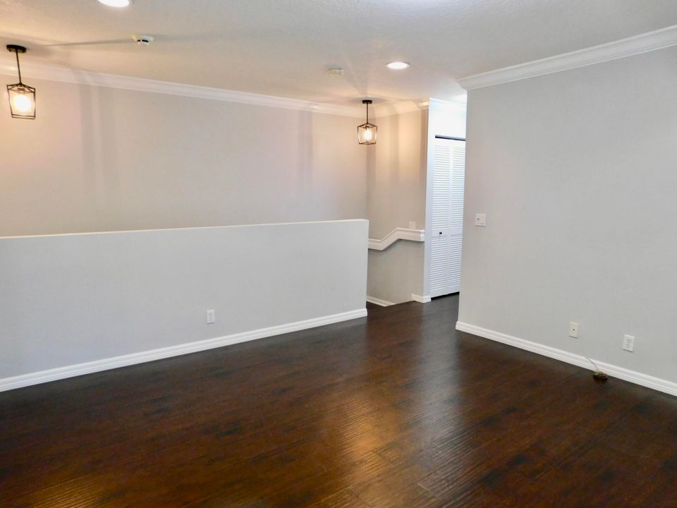 For Rent: $2,800 (2 beds, 2 baths, 1502 Square Feet)