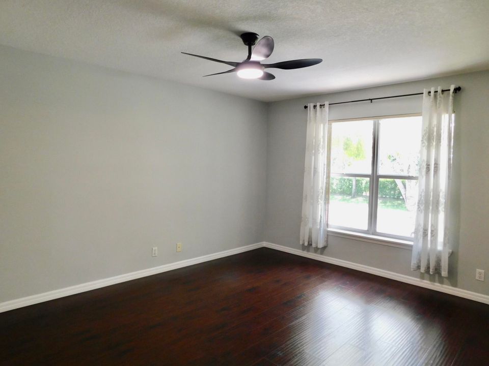 For Rent: $2,800 (2 beds, 2 baths, 1502 Square Feet)