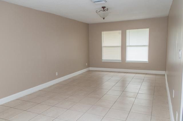 For Sale: $370,000 (3 beds, 2 baths, 1550 Square Feet)