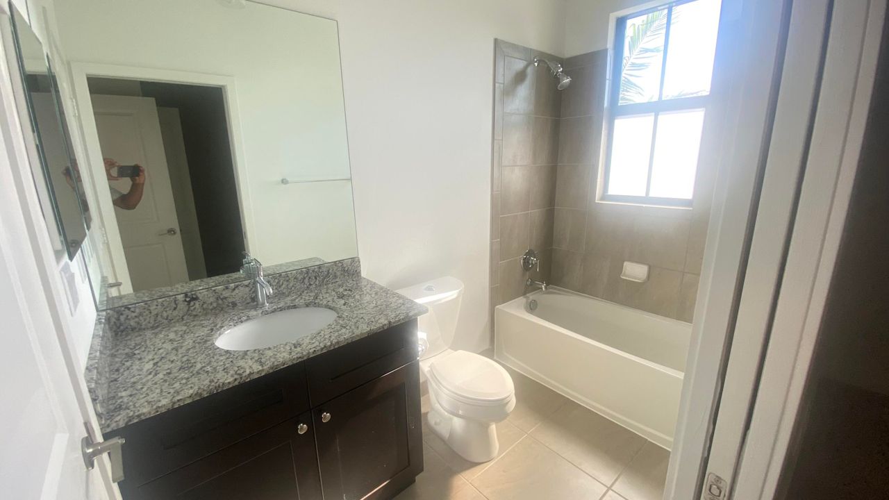 Active With Contract: $2,800 (3 beds, 2 baths, 1606 Square Feet)