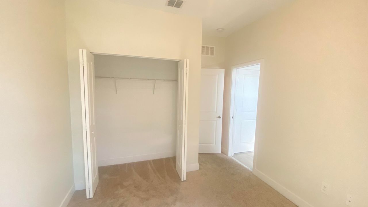 Active With Contract: $2,800 (3 beds, 2 baths, 1606 Square Feet)