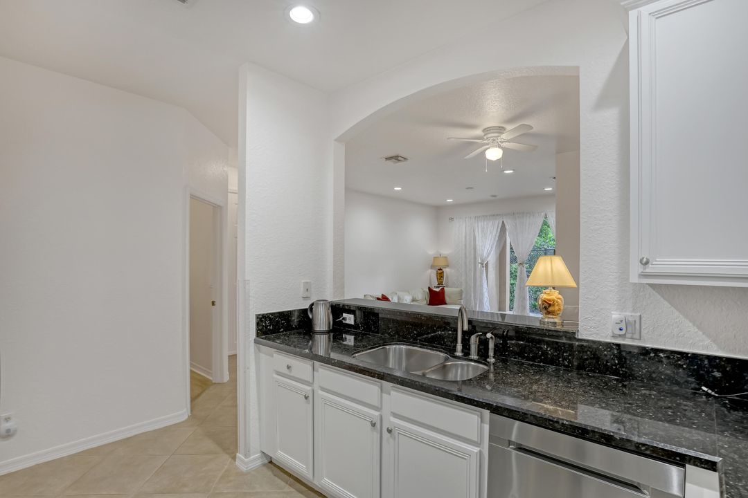 Active With Contract: $2,700 (3 beds, 2 baths, 1232 Square Feet)