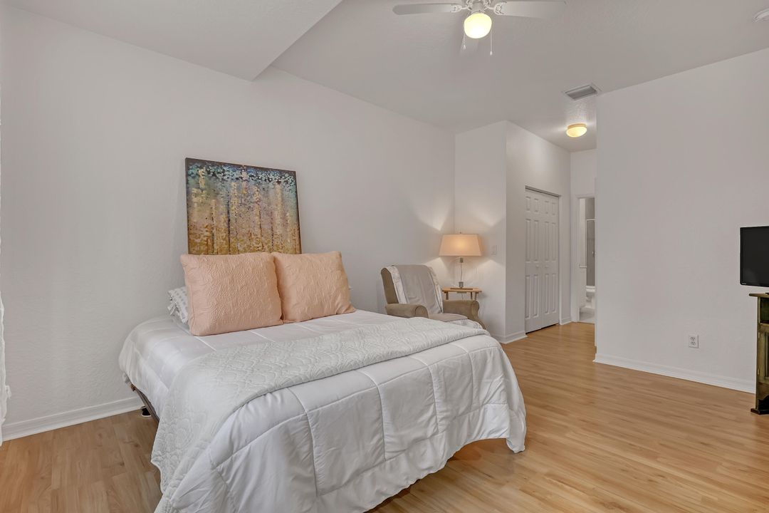 Active With Contract: $2,700 (3 beds, 2 baths, 1232 Square Feet)