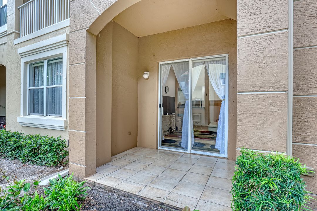 Active With Contract: $2,700 (3 beds, 2 baths, 1232 Square Feet)