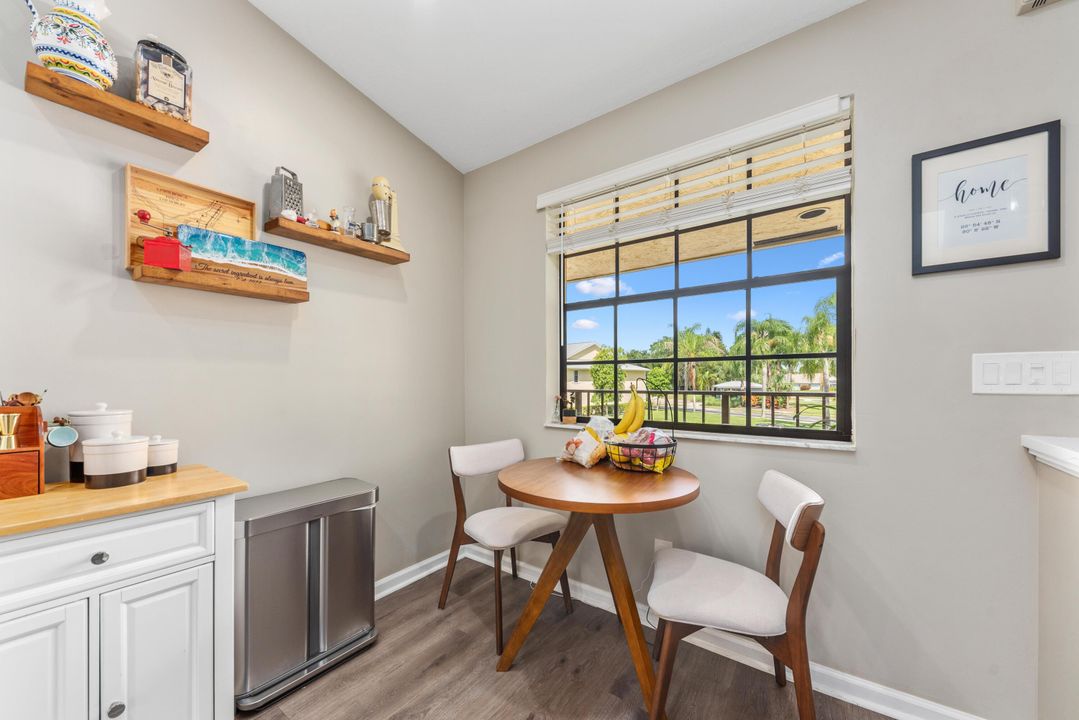 For Sale: $359,000 (2 beds, 2 baths, 1178 Square Feet)