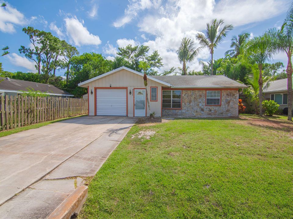 Active With Contract: $329,900 (4 beds, 2 baths, 1380 Square Feet)