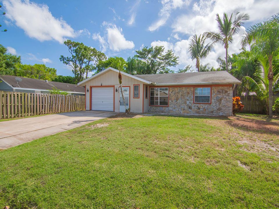 Active With Contract: $329,900 (4 beds, 2 baths, 1380 Square Feet)