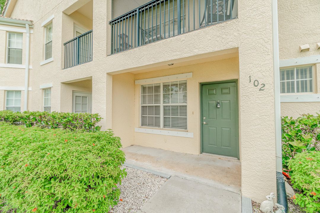 Active With Contract: $1,800 (2 beds, 2 baths, 1151 Square Feet)